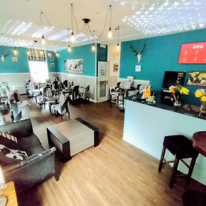 Oyo Gin House Hotel